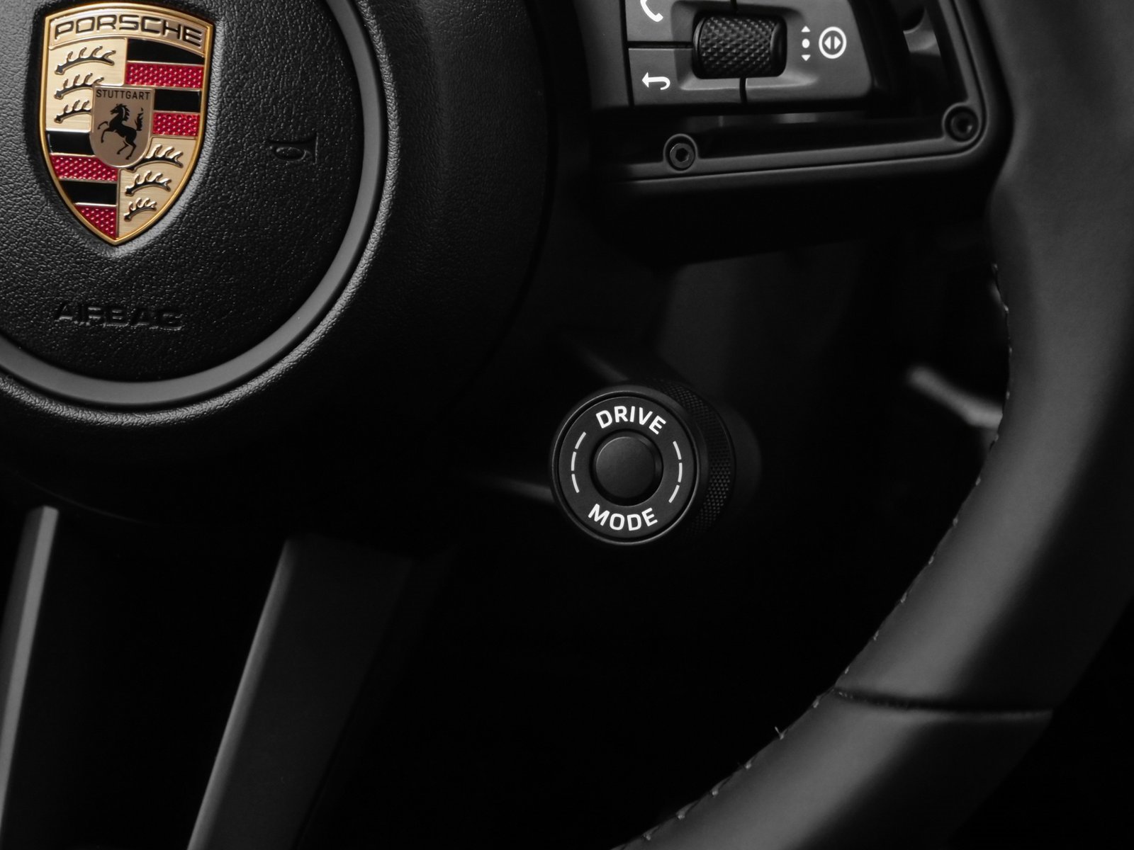 Certified 2025 Porsche Panamera 4 image 30