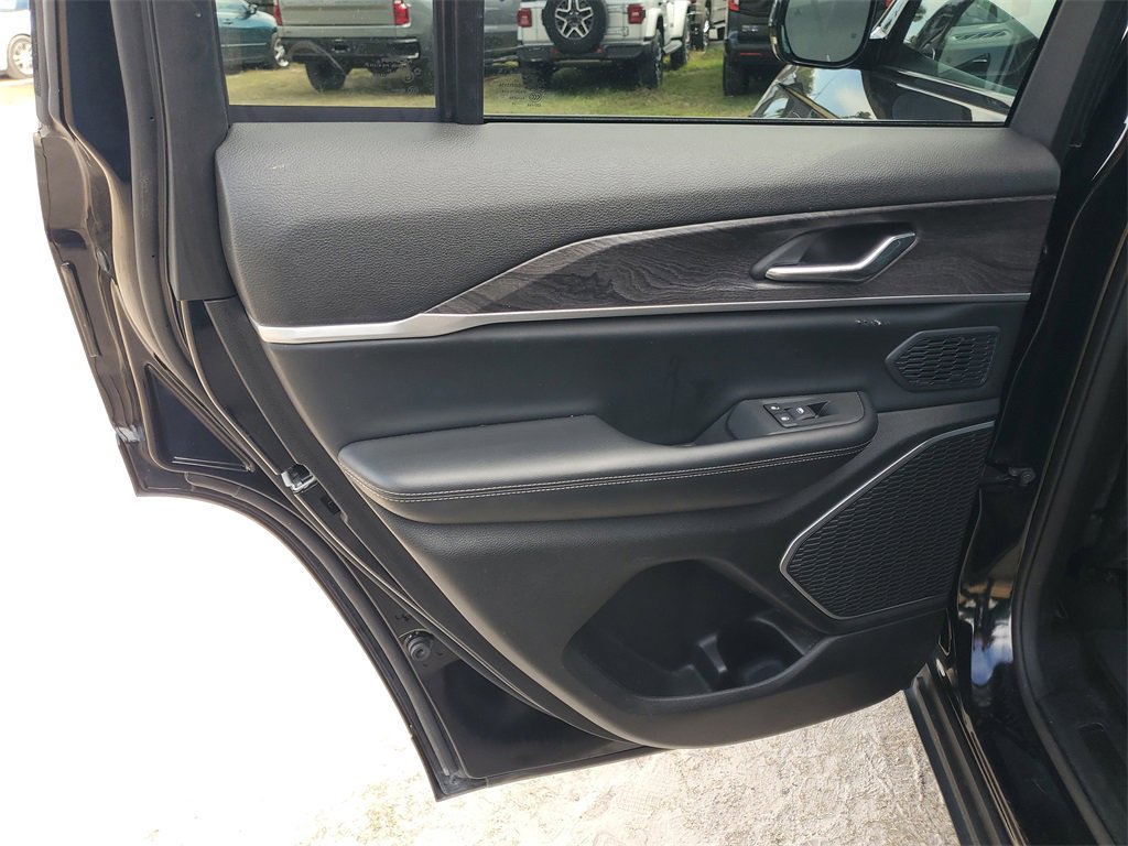 Used 2024 Jeep Grand Cherokee Limited 4xe image 31