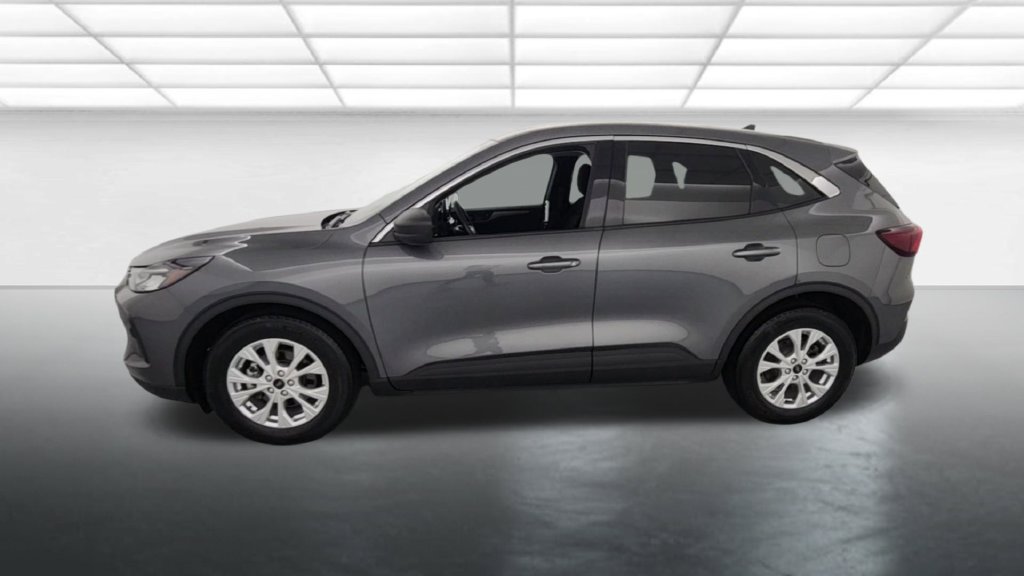 Used 2023 Ford Escape Active w/ Cold Weather Package FWD image 4