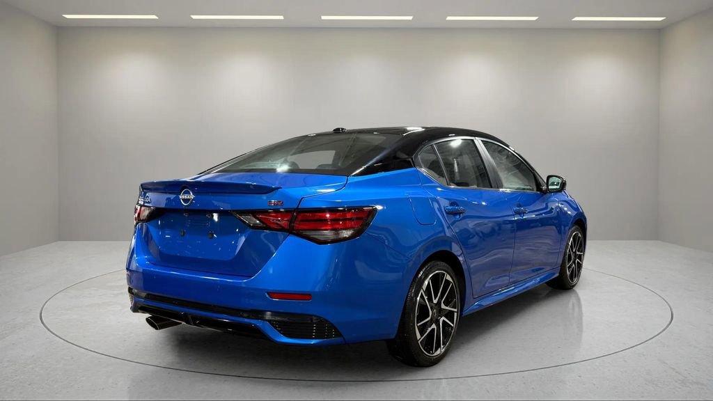 Used 2024 Nissan Sentra SR w/ SR Premium Package image 3