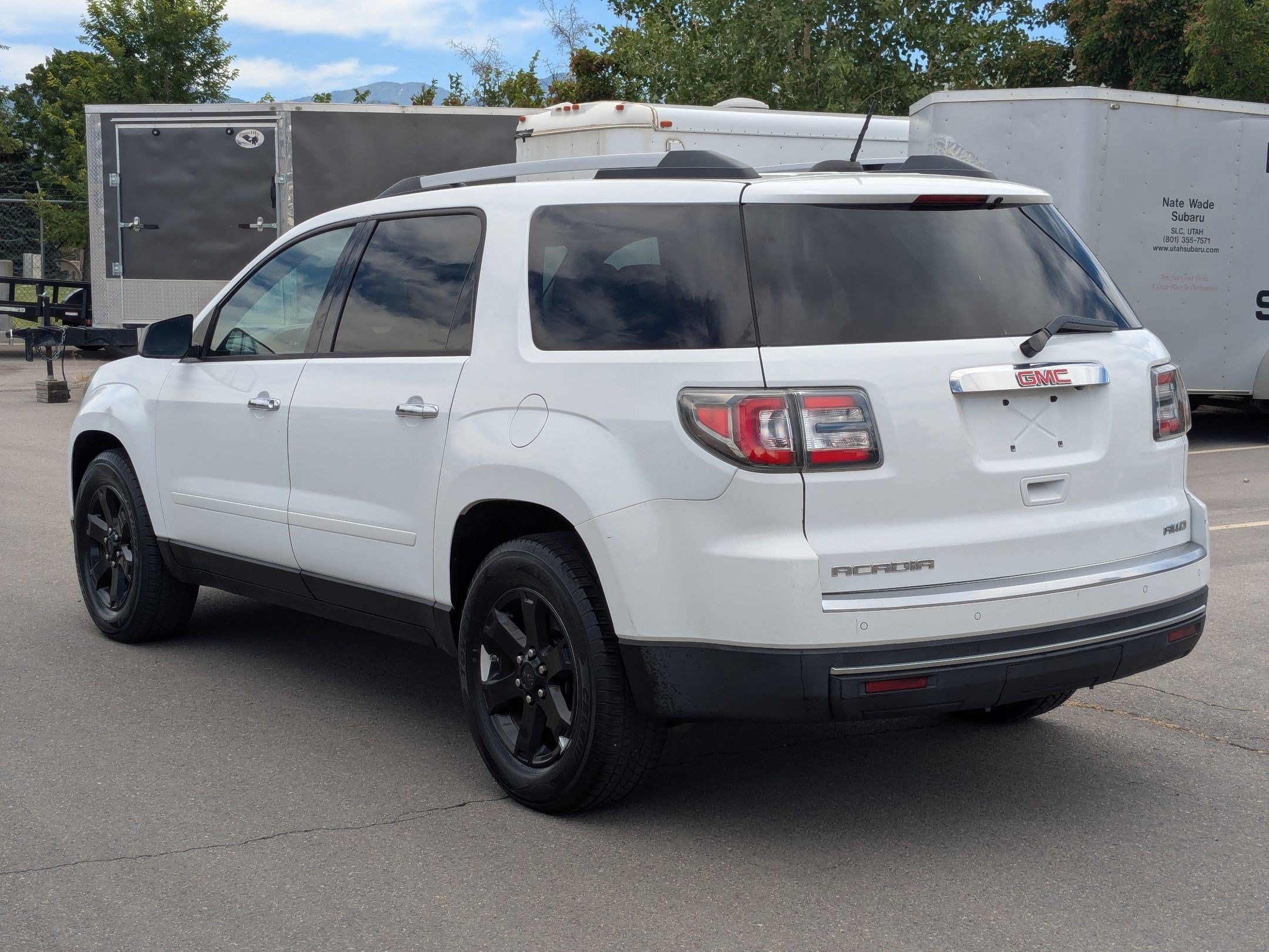 Used 2016 GMC Acadia SLE AWD/4WD image 5