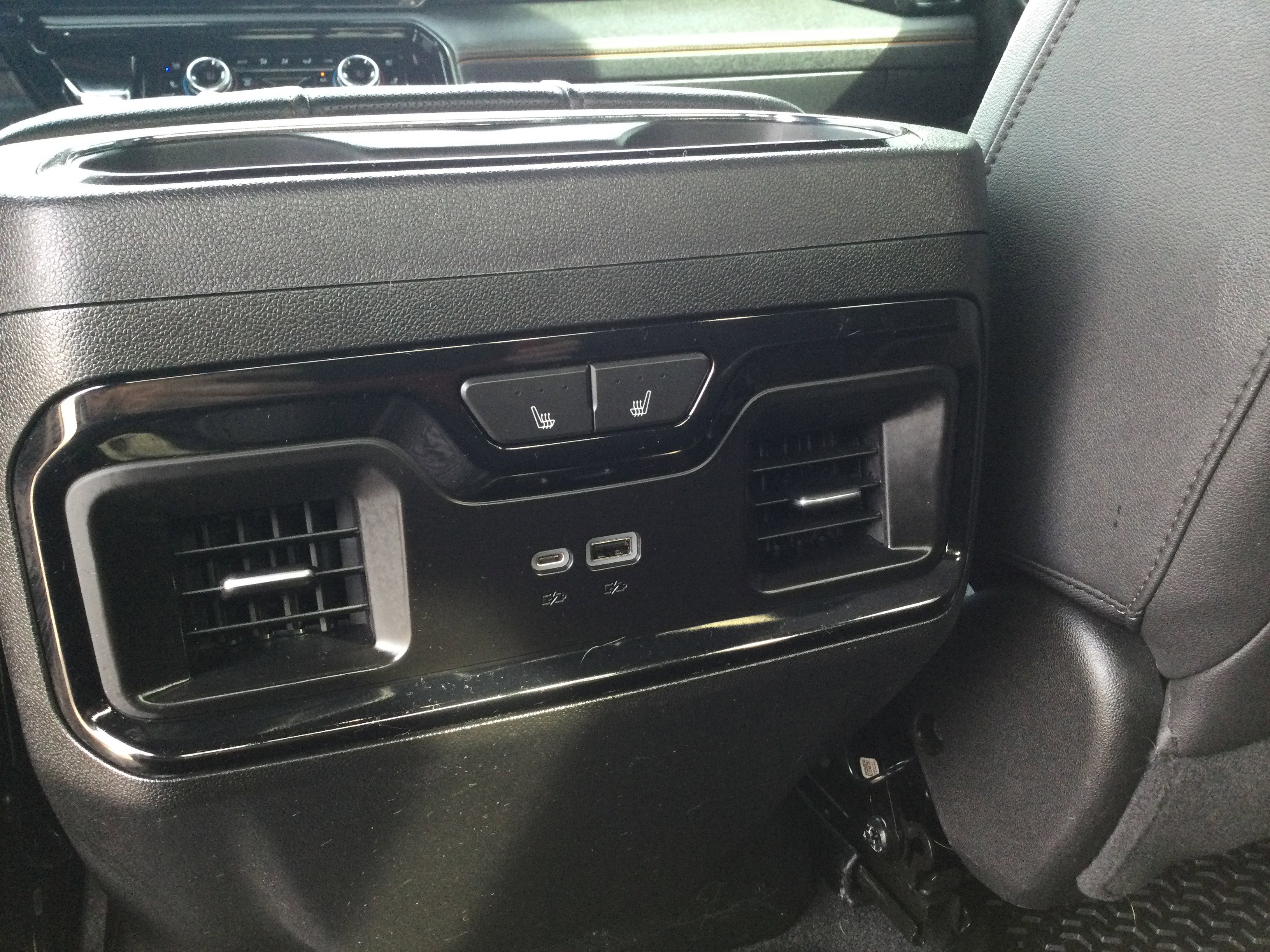 Used 2024 GMC Sierra 1500 AT4 w/ Technology Package image 11