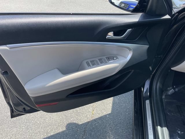 Used 2023 Genesis G70 2.0T AWD/4WD image 19