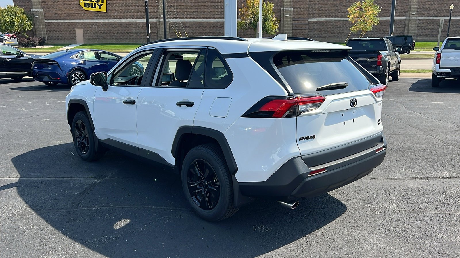 Certified 2022 Toyota RAV4 XLE image 5
