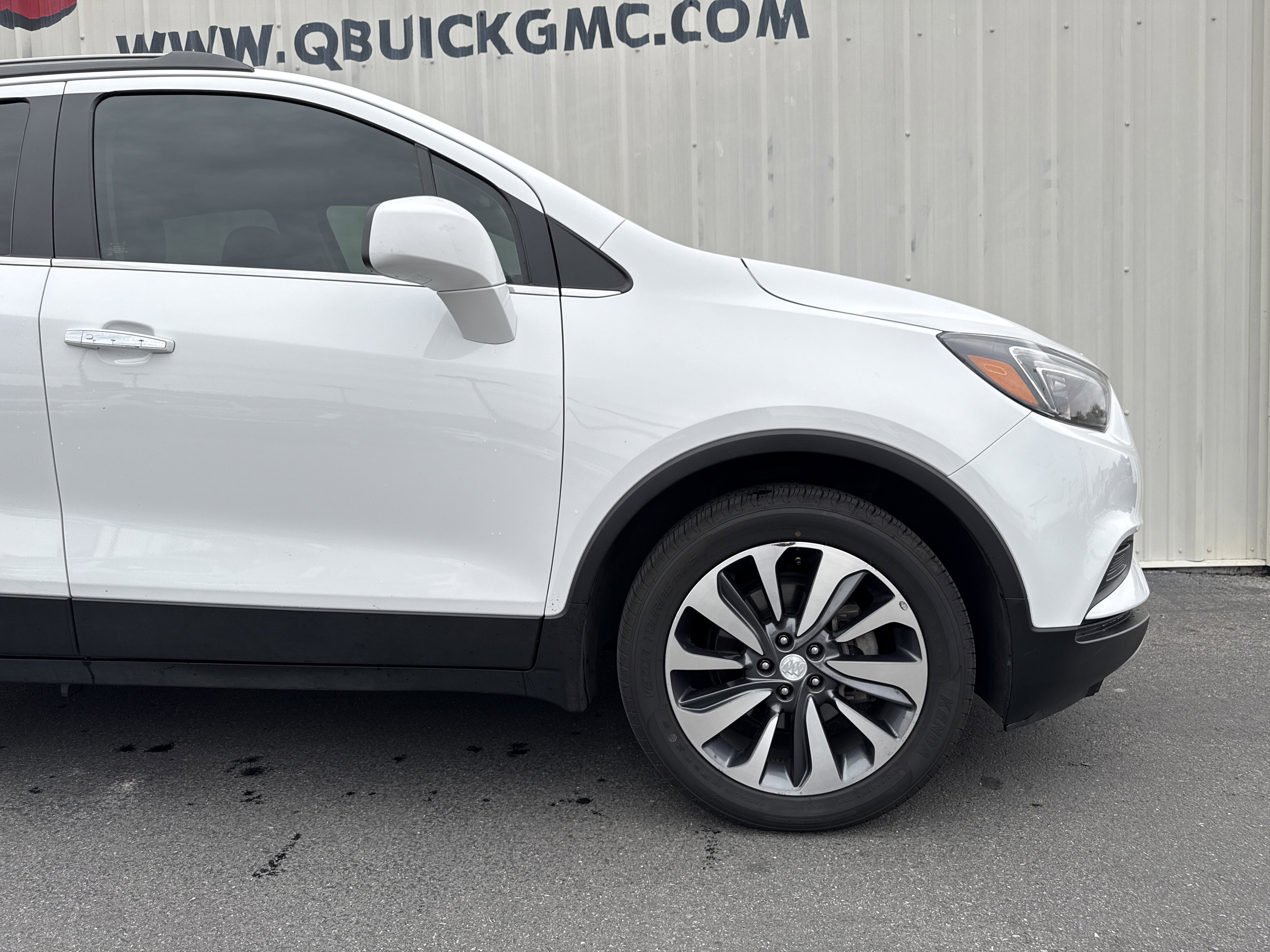 Used 2021 Buick Encore Preferred image 21