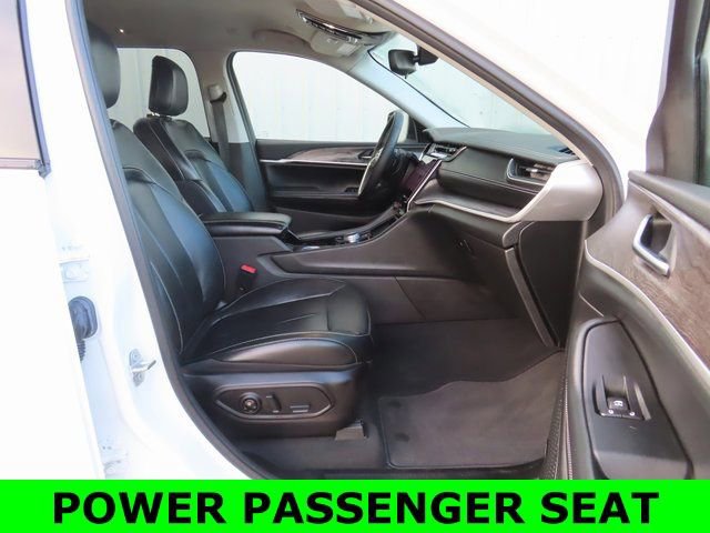 Used 2023 Jeep Grand Cherokee Limited image 5