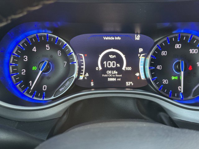 Used 2024 Chrysler Pacifica Touring image 19