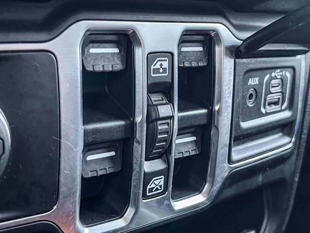 Used 2024 Jeep Wrangler Unlimited image 30