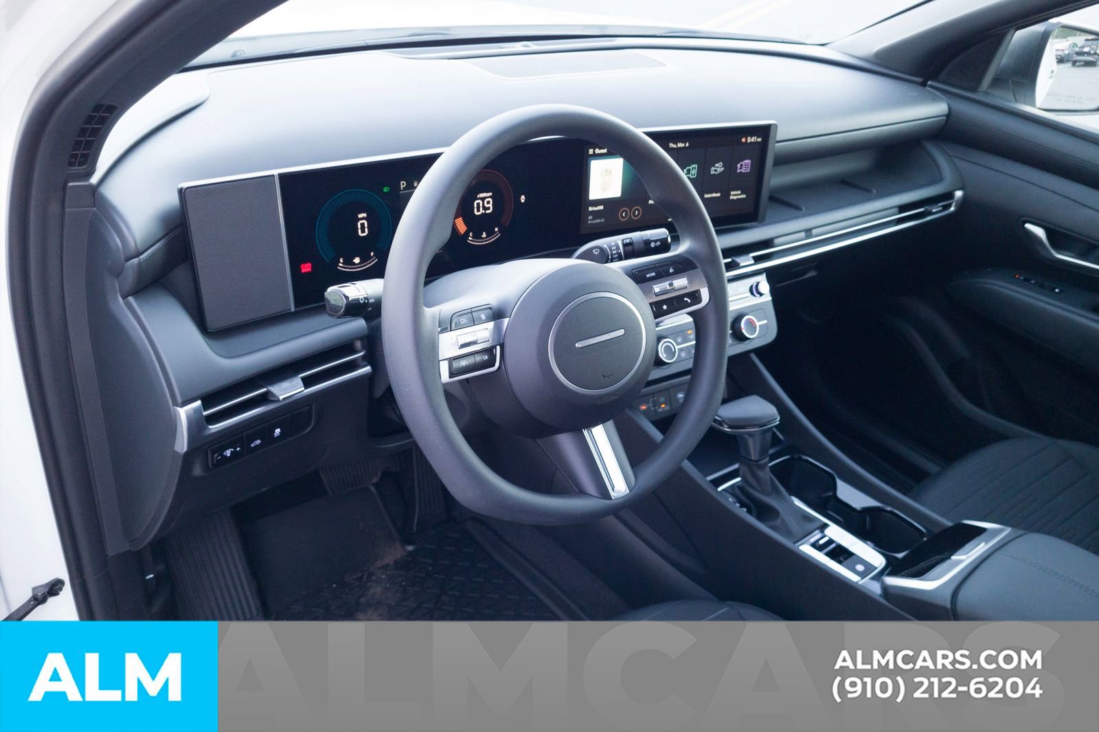 Used 2025 Hyundai Santa Cruz SE image 13