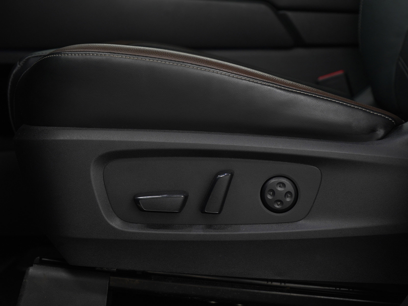 Used 2022 Nissan Pathfinder Platinum image 23