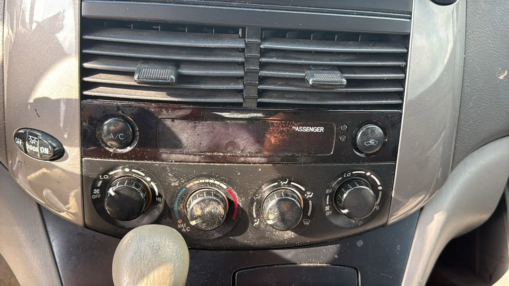 Used 2010 Toyota Sienna CE FWD image 9