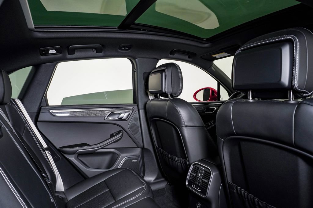 Certified 2026 Porsche Macan GTS image 16