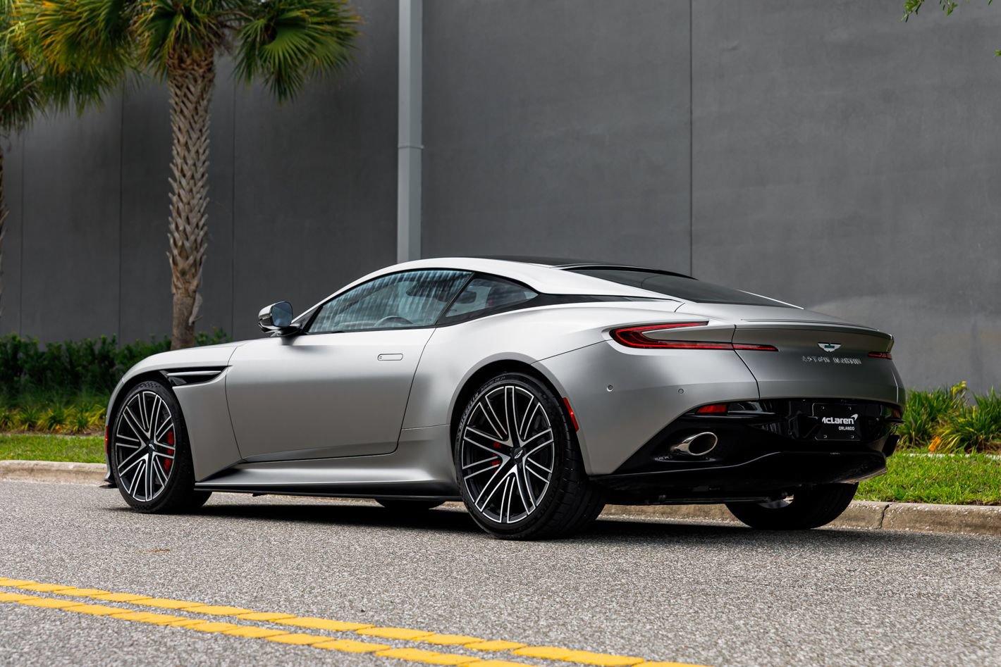 Used 2024 Aston Martin DB12 Coupe RWD image 27