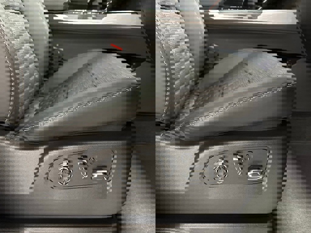 Used 2025 Cadillac Escalade V image 68