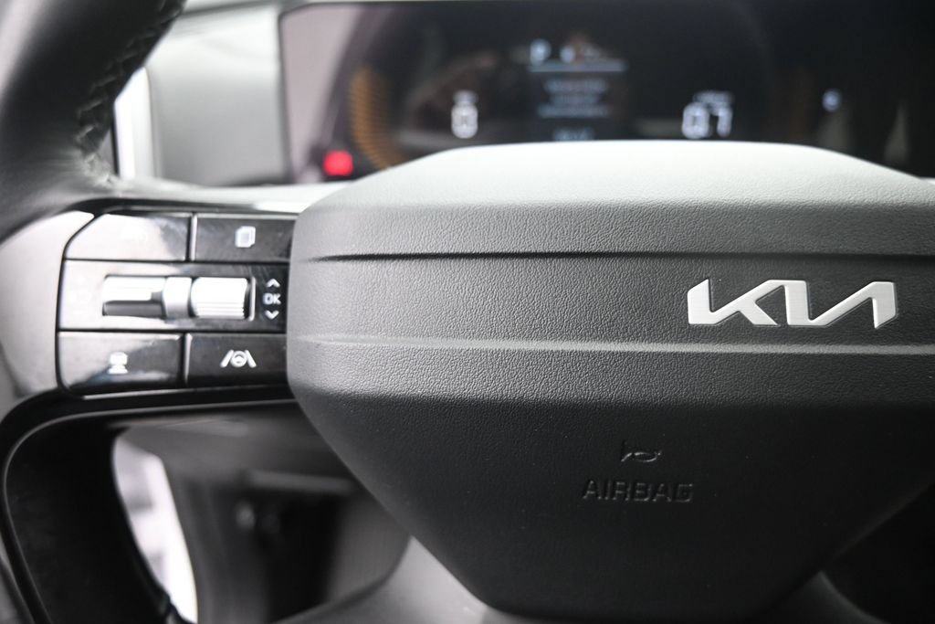 Used 2026 Kia Sorento LX FWD image 15