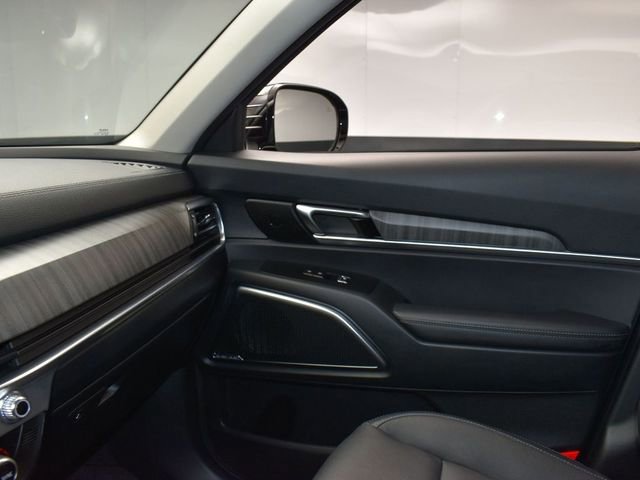 Used 2025 Kia Telluride SX w/ SX Captain's Chair Package image 25
