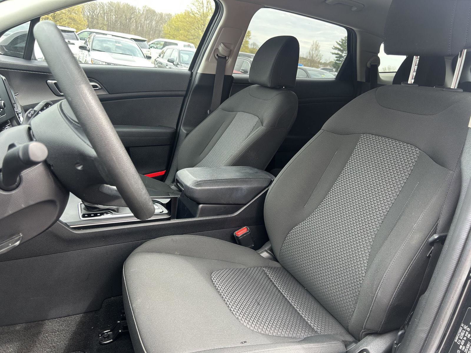 Used 2025 Kia Sportage LX AWD/4WD image 15