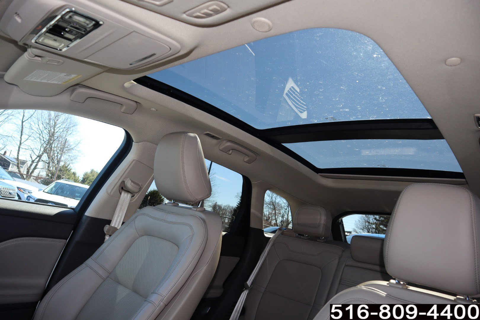 Used 2022 Lincoln Corsair AWD w/ Premium Package image 18