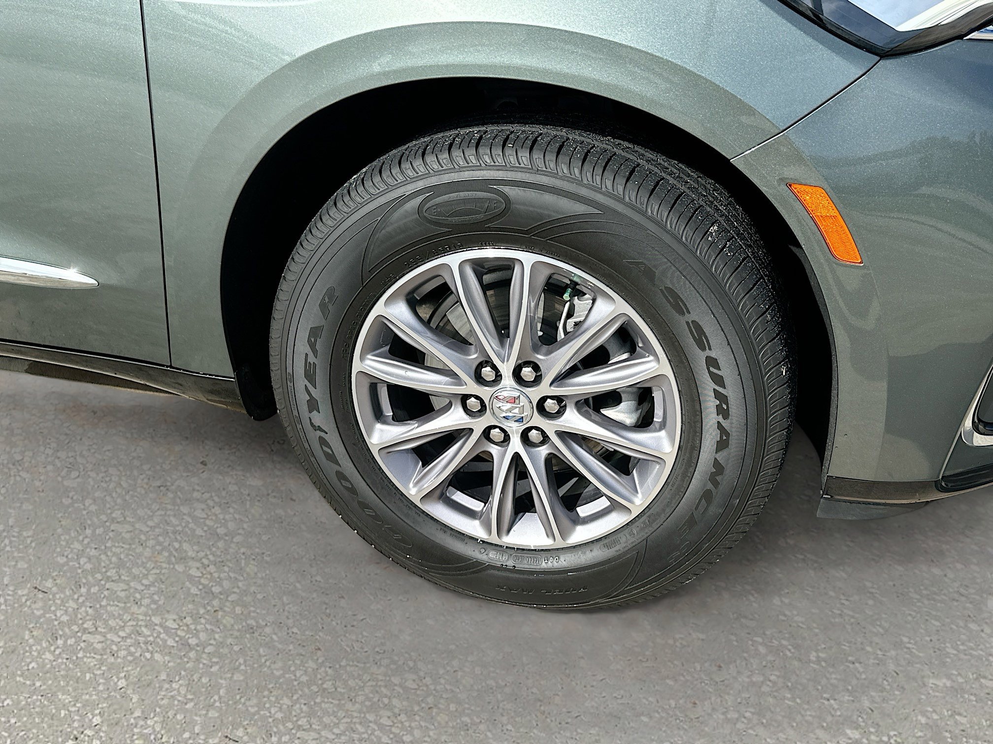 Used 2023 Buick Enclave Essence image 30