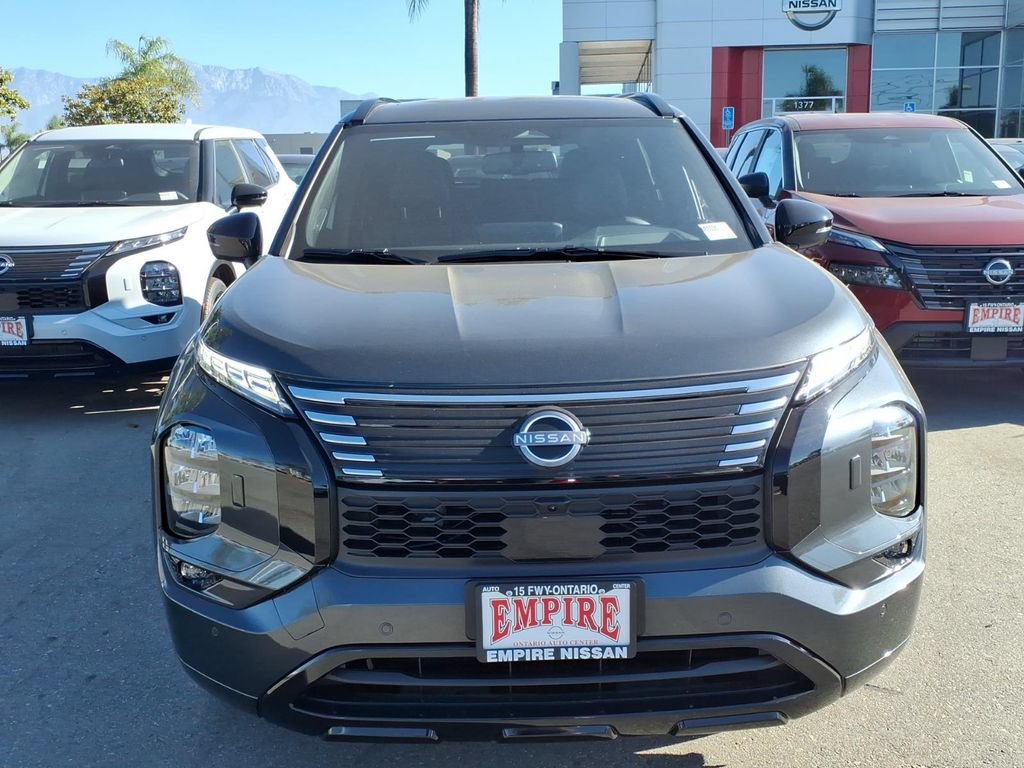 New 2026 Nissan Rogue Platinum AWD/4WD image 2
