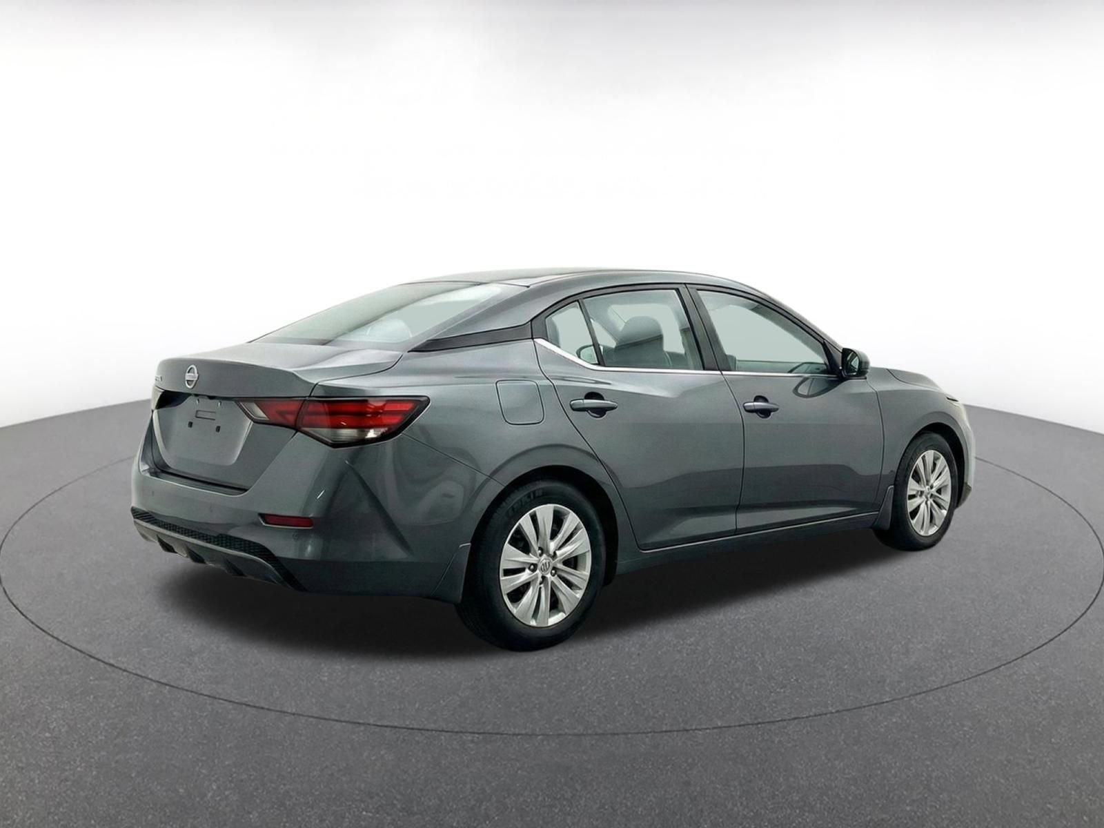 Used 2025 Nissan Sentra S FWD image 9