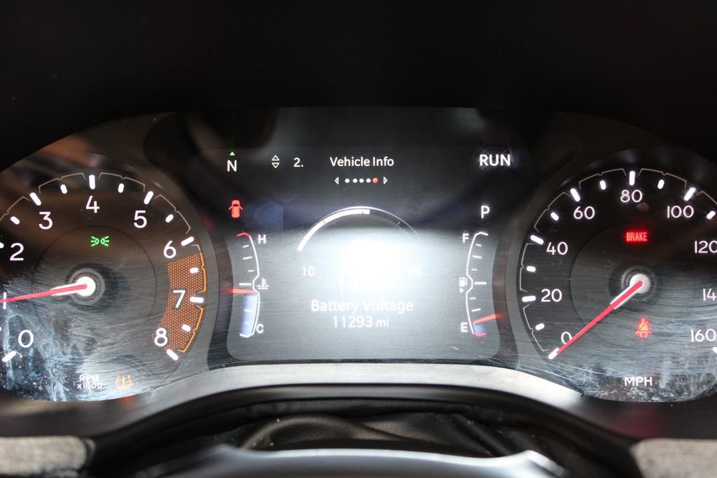 Used 2025 Jeep Compass Latitude image 18