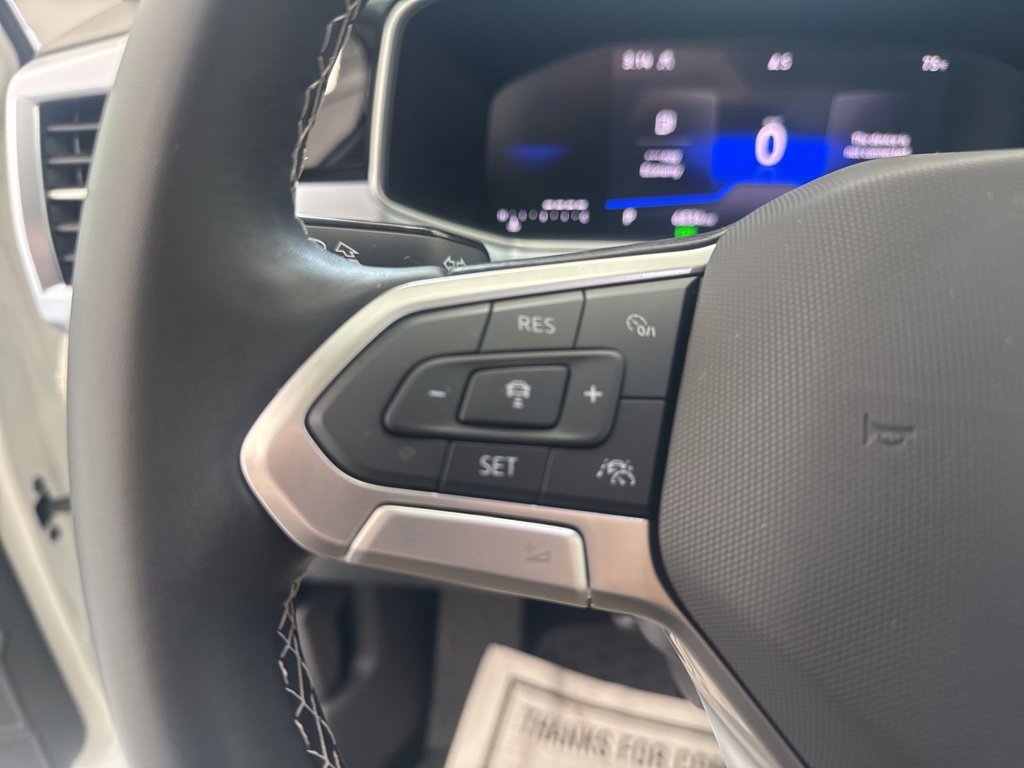 Certified 2025 Volkswagen Taos SE image 16