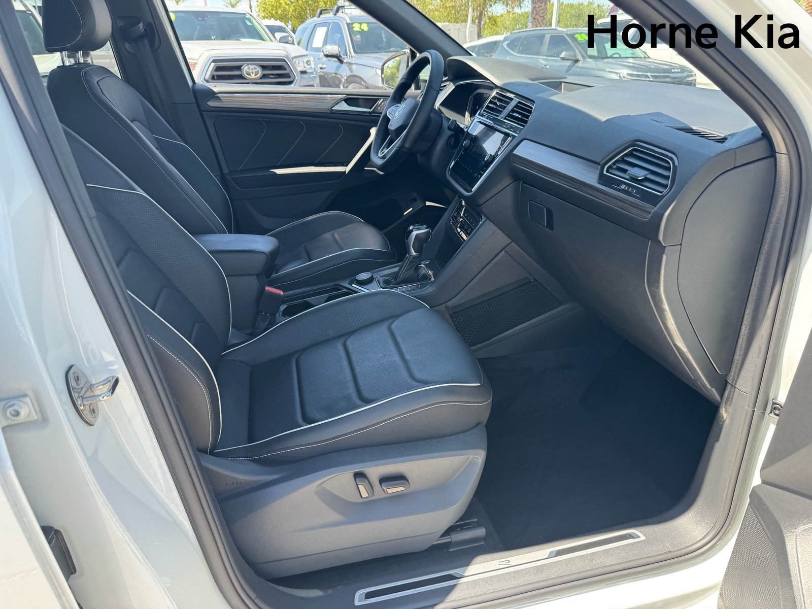 Used 2022 Volkswagen Tiguan SEL R-Line AWD/4WD image 27