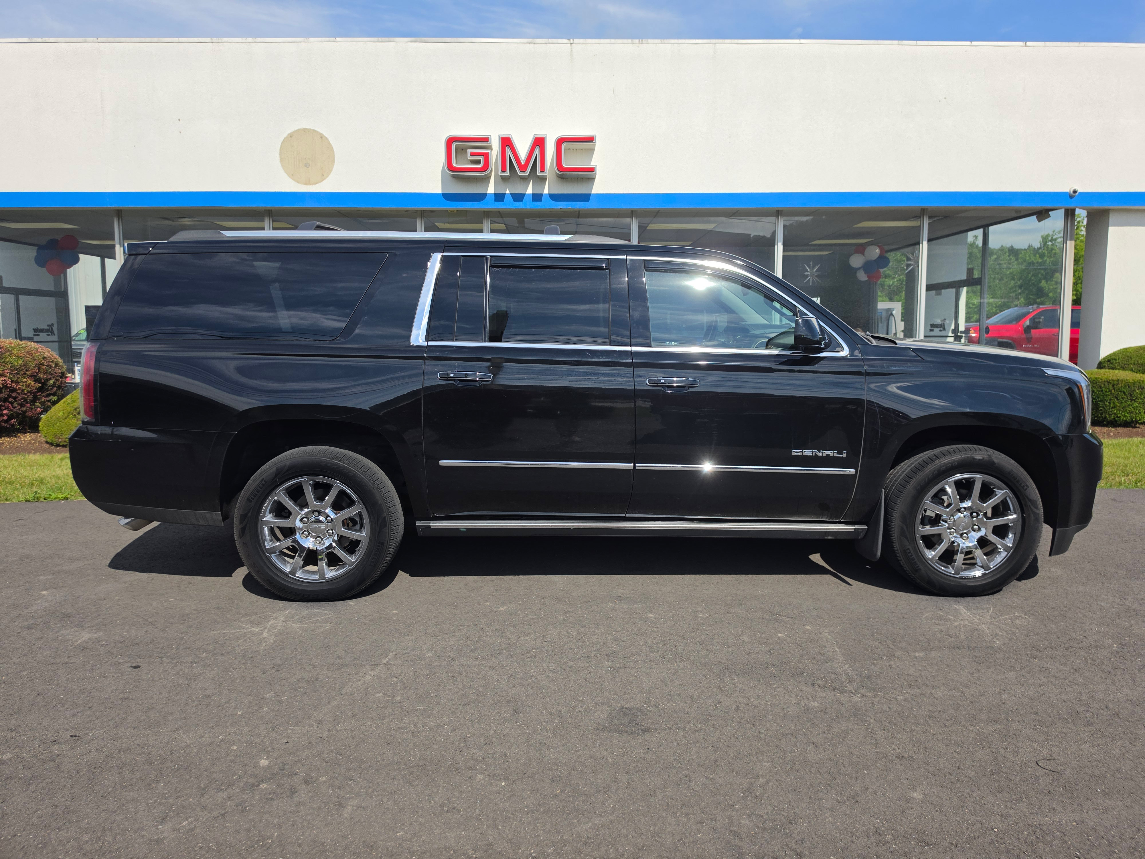 Used 2016 GMC Yukon XL Denali w/ Open Road Package AWD/4WD image 2