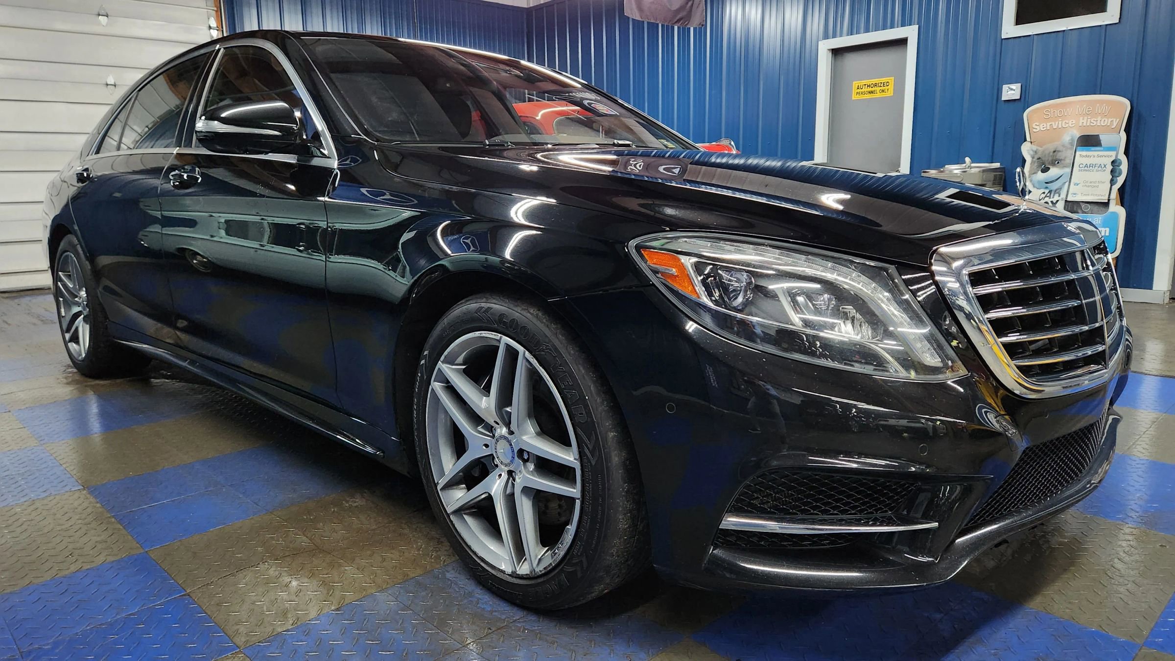 Used 2015 Mercedes-Benz S 550 4MATIC Sedan image 2