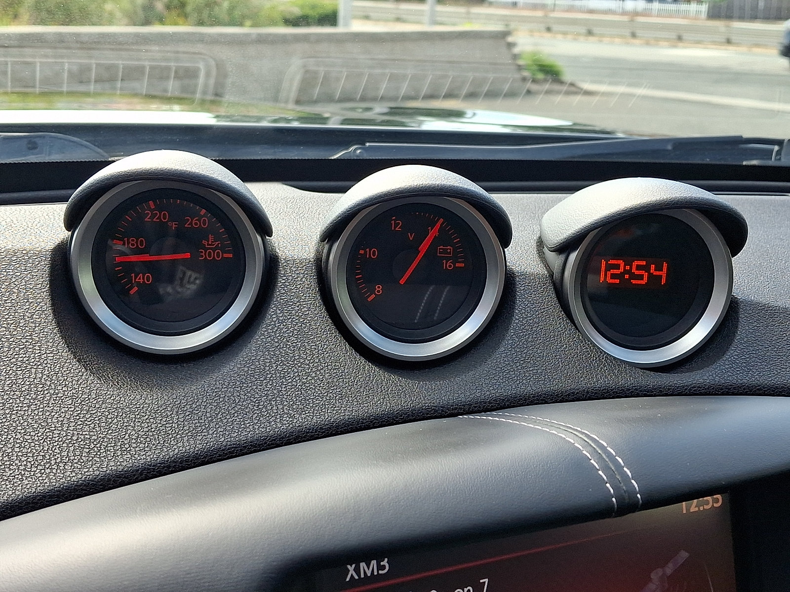 Used 2016 Nissan 370Z Coupe RWD image 27
