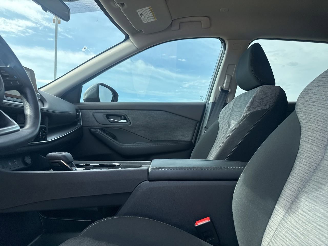 Certified 2023 Nissan Rogue SV FWD image 39