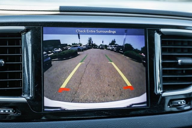 Used 2018 Chrysler Pacifica Touring Plus w/ Tire & Wheel Group FWD image 28