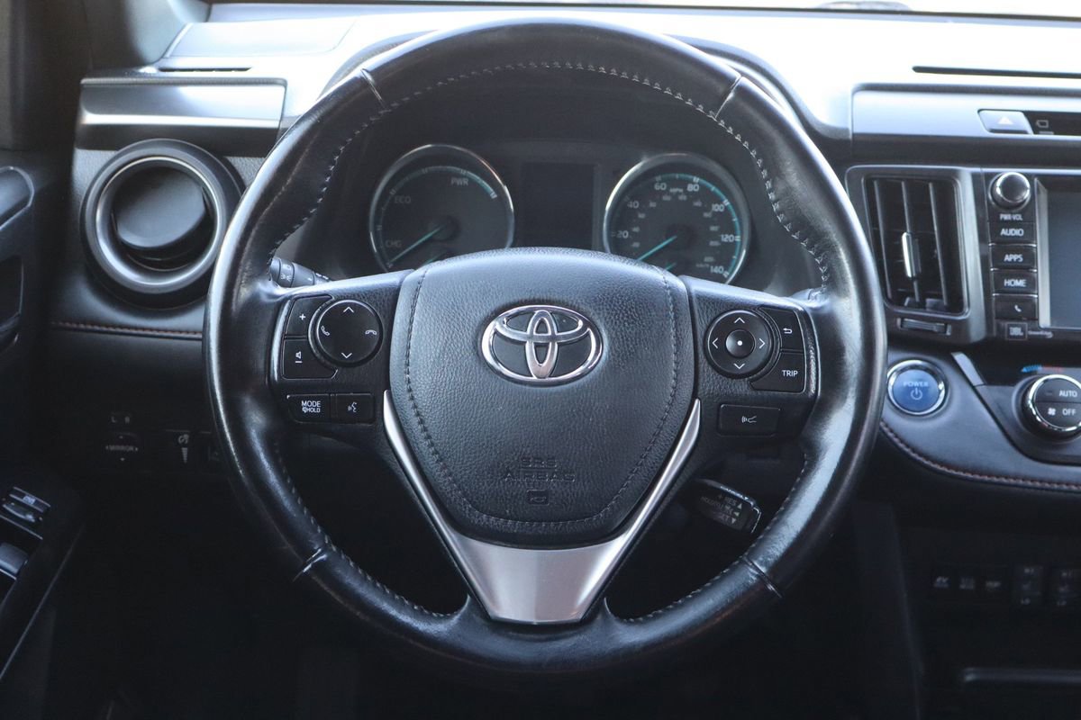 Used 2018 Toyota RAV4 SE w/ Advanced Technology Package AWD/4WD image 18