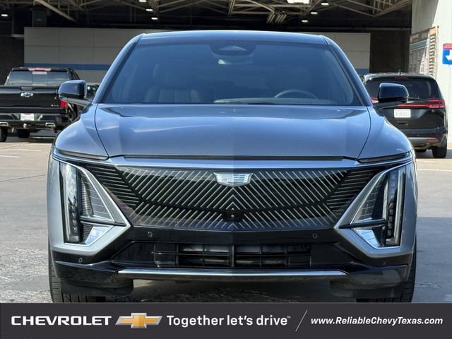 Used 2024 Cadillac Lyriq Luxury RWD image 3