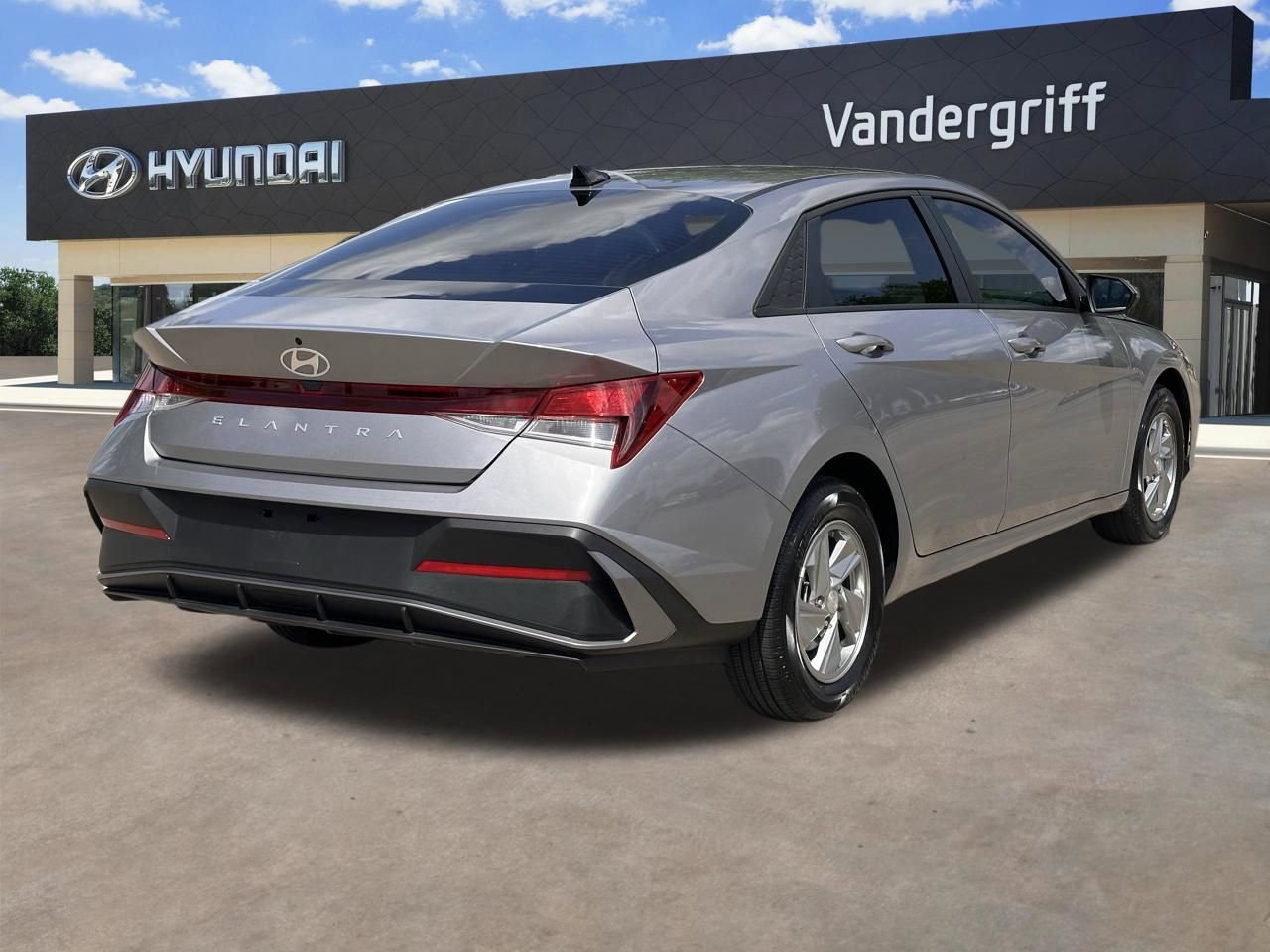 Certified 2026 Hyundai Elantra SE FWD image 14