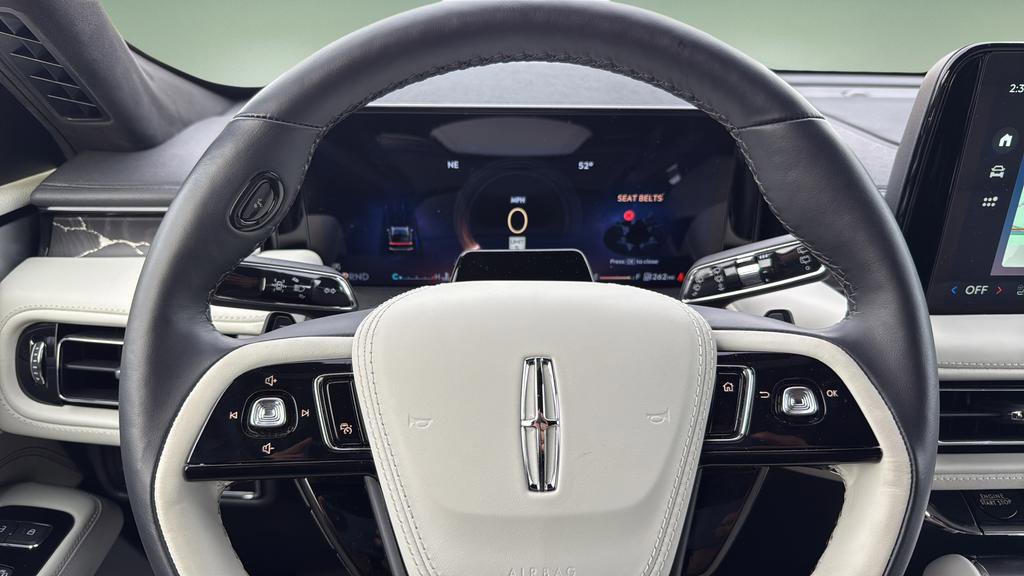 Used 2025 Lincoln Aviator Black Label image 21