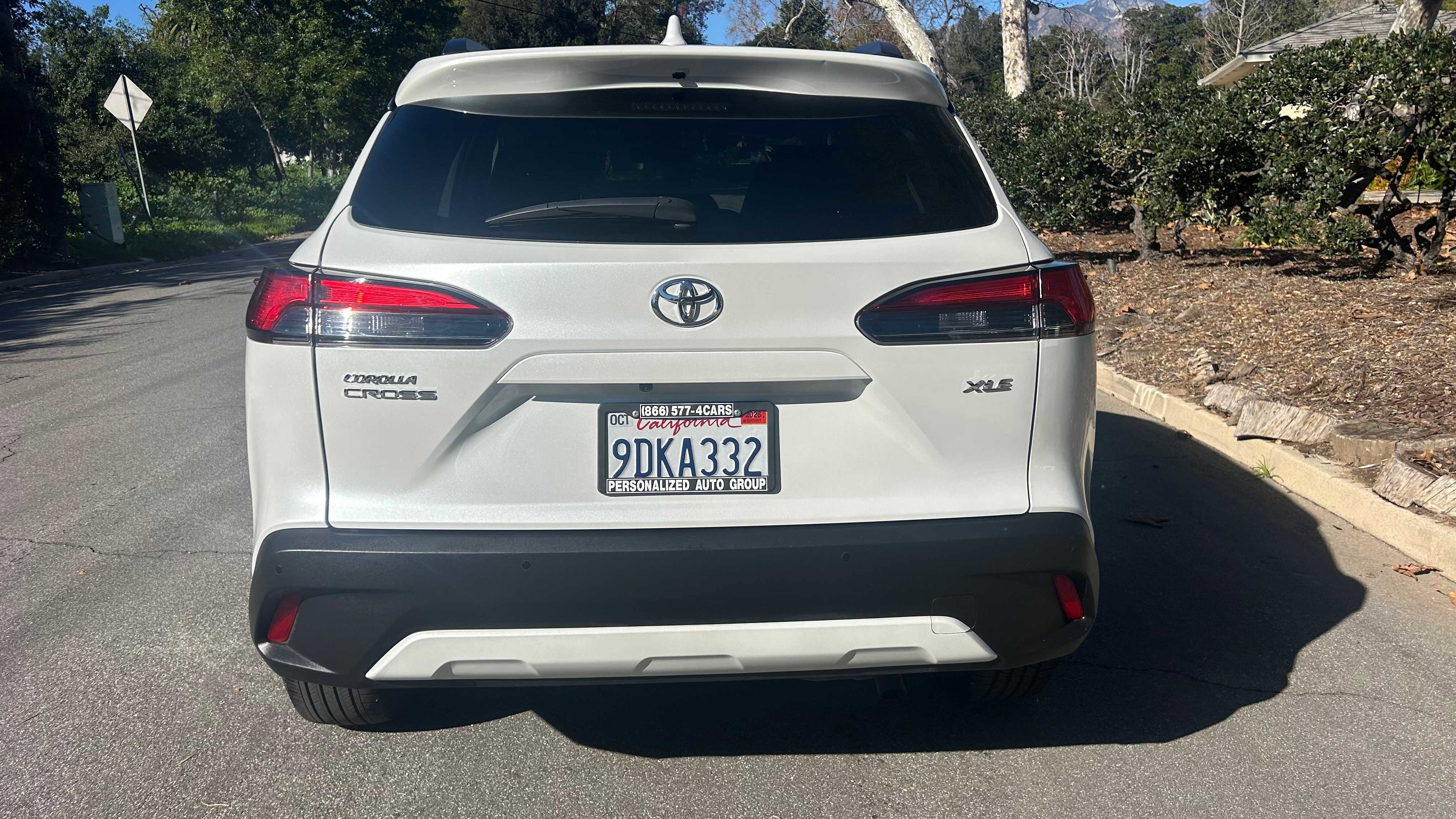Used 2022 Toyota Corolla Cross XLE image 4