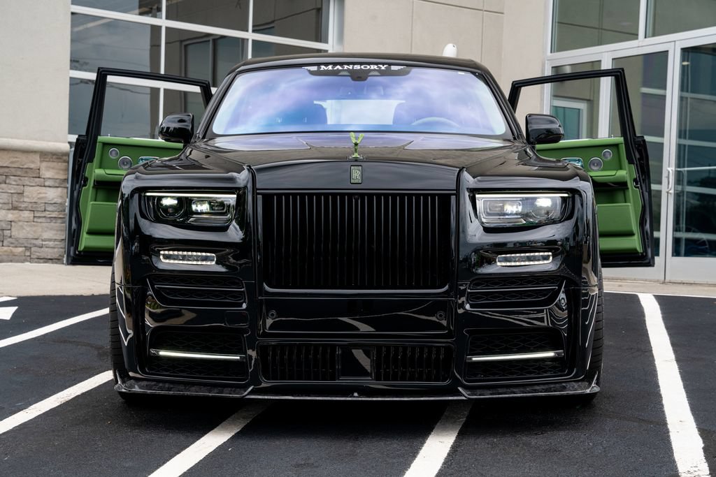 Used 2023 Rolls-Royce Phantom Sedan w/ The Phantom Package RWD image 4