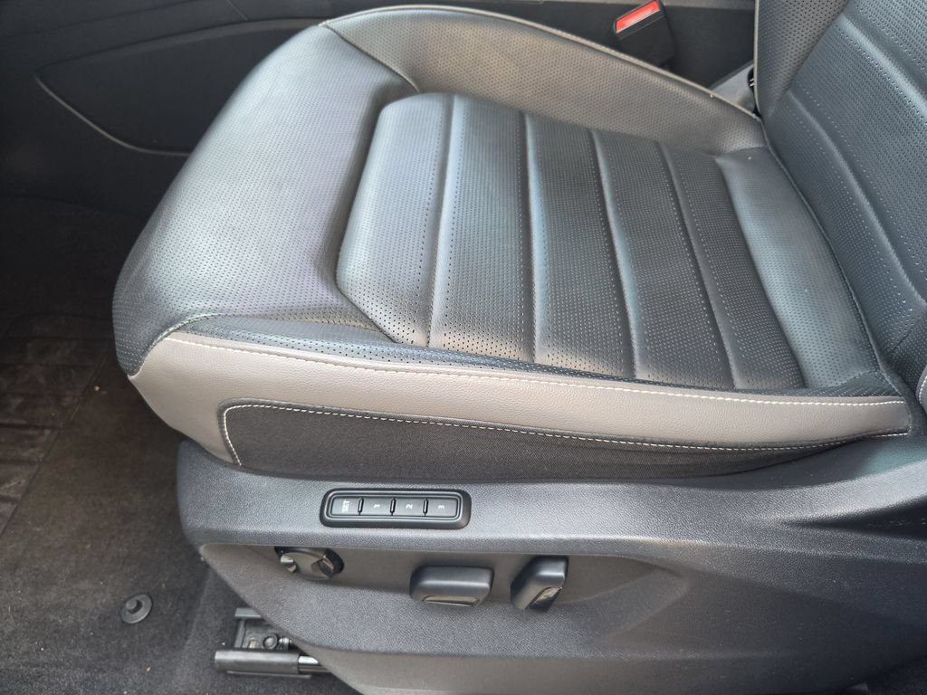 Used 2023 Volkswagen Atlas Cross Sport SEL Premium R-Line AWD/4WD image 22