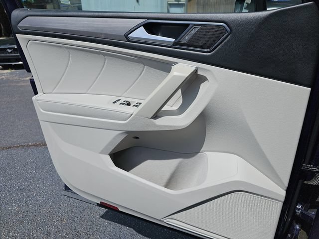 Used 2023 Volkswagen Tiguan SE FWD image 32