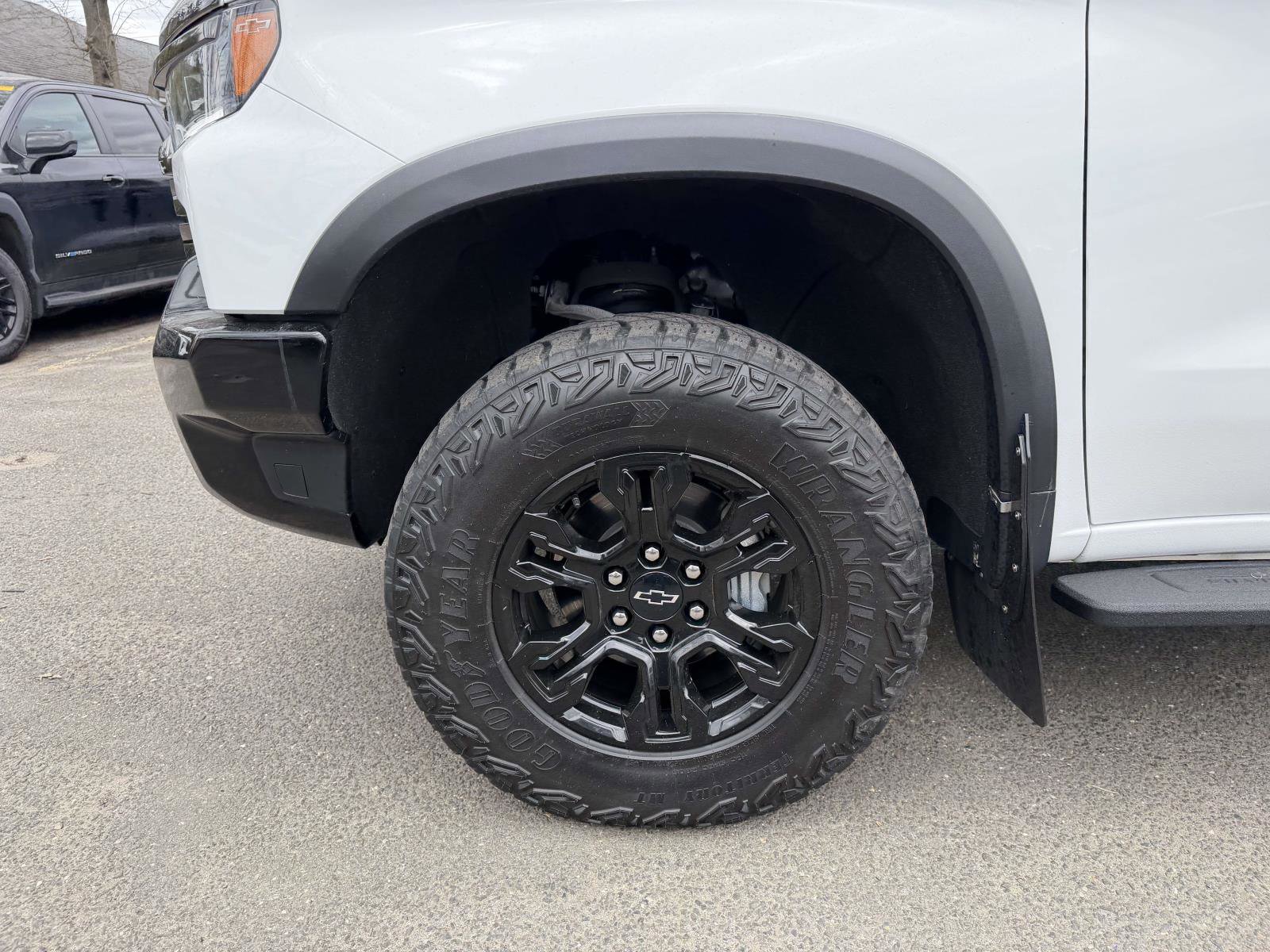 Certified 2023 Chevrolet Silverado 1500 ZR2 w/ Technology Package AWD/4WD image 9
