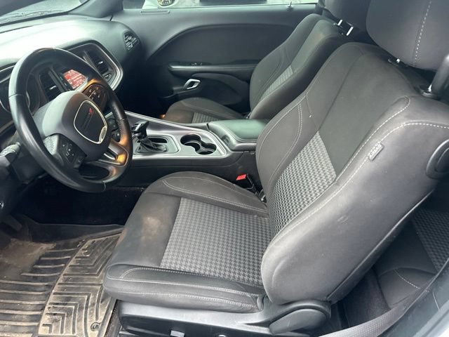 Used 2017 Dodge Challenger SXT RWD image 10