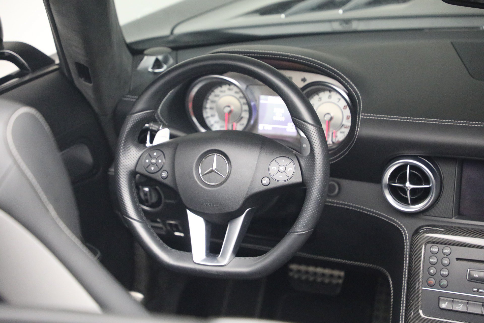 Used 2012 Mercedes-Benz SLS AMG Roadster image 19