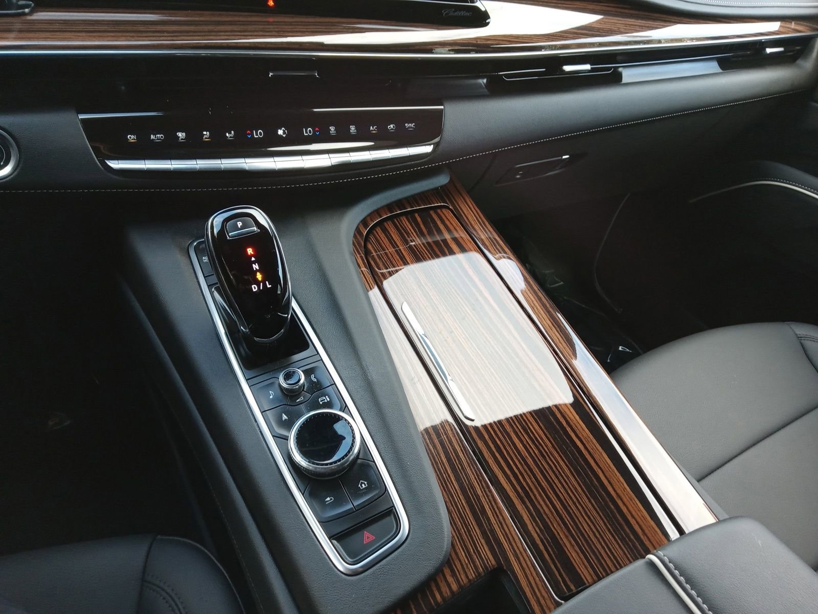 Used 2021 Cadillac Escalade ESV Luxury image 16