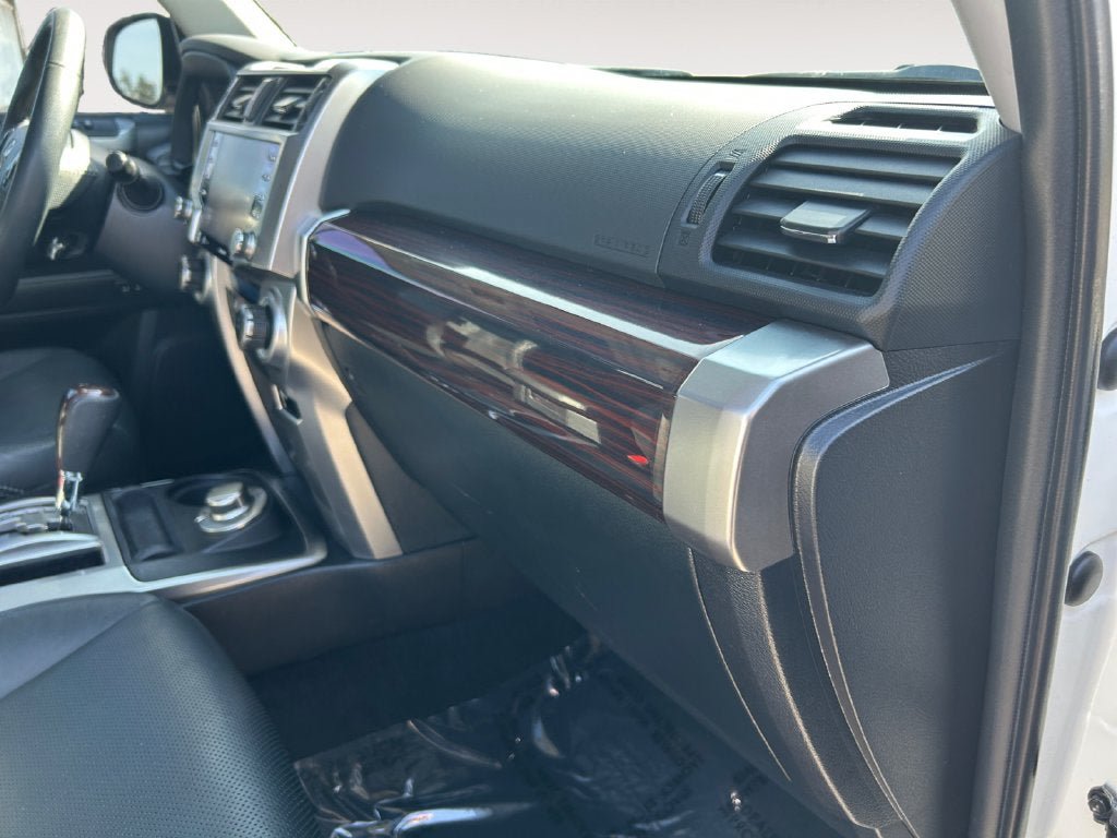 Used 2021 Toyota 4Runner Limited AWD/4WD image 27