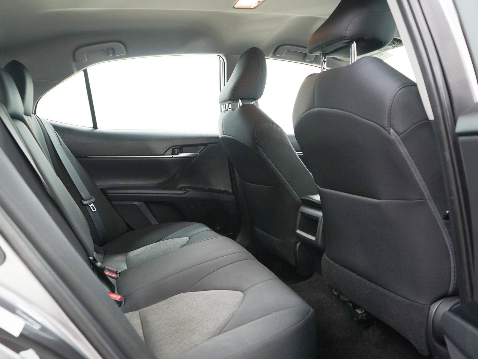 Used 2019 Toyota Camry LE FWD image 12