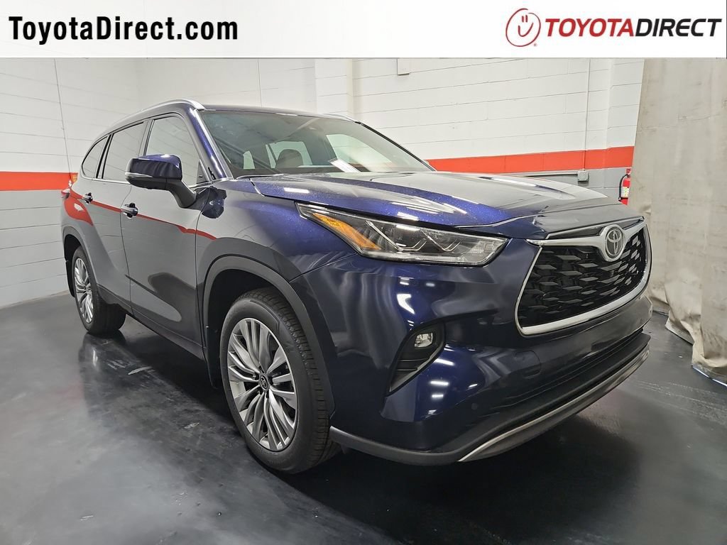 New 2026 Toyota Highlander Platinum AWD/4WD image 1