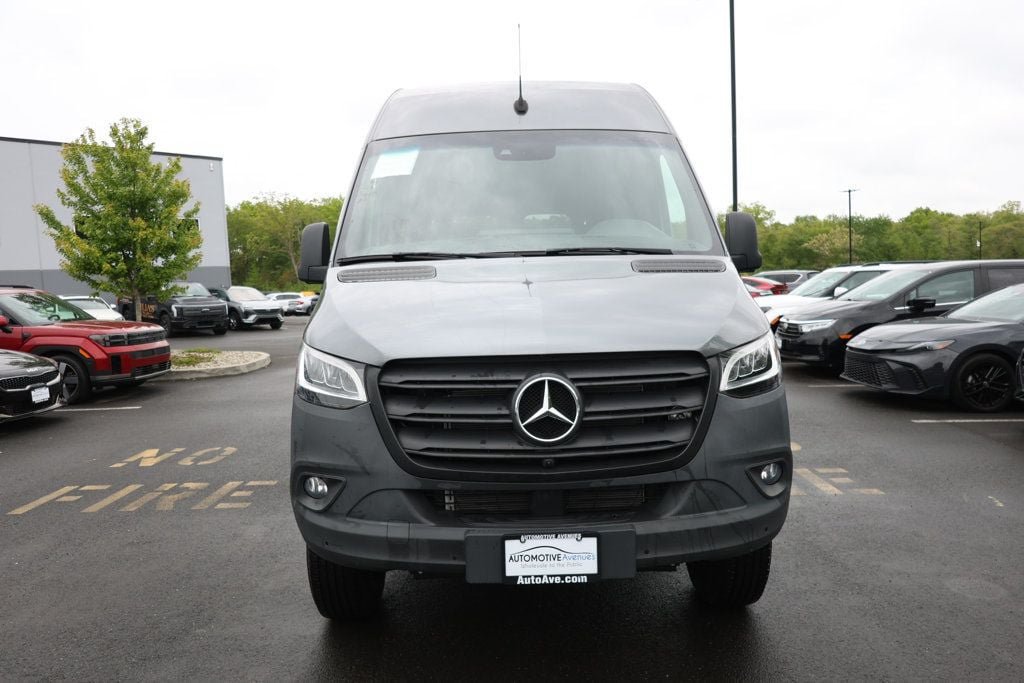 Used 2023 Mercedes-Benz Sprinter 2500 image 8