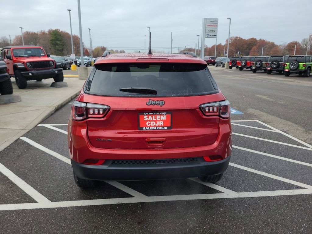 New 2026 Jeep Compass Latitude w/ Sun and Sound Group image 13
